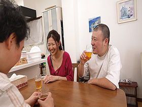 パパ活する息子の嫁と義父 七原さゆ サンプル動画サムネイル